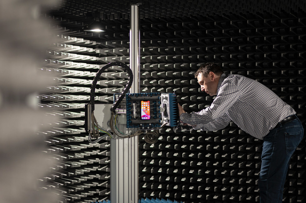 An engineer working in Apple’s European Silicon Design Centre in Munich.