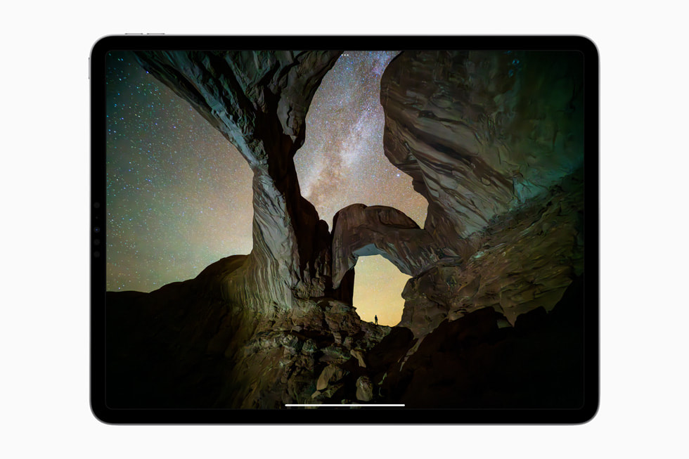 The Ultra Retina XDR display on the new iPad Pro is shown.