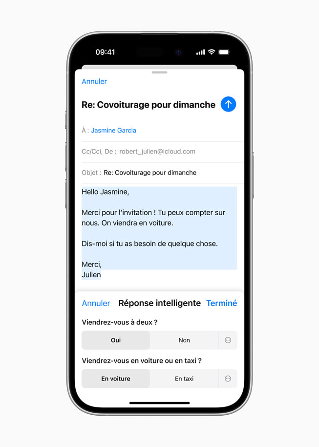 Un iPhone 16 affiche la fonctionnalité Réponse intelligente avec des messages demandant si la personne qui accompagne l’utilisateur va se joindre à lui et si l’utilisateur va conduire ou prendre un Uber.
