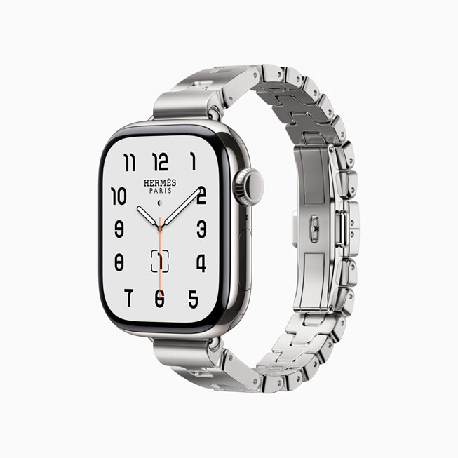 Apple Watch Hermès with the new Grand H metal link band.