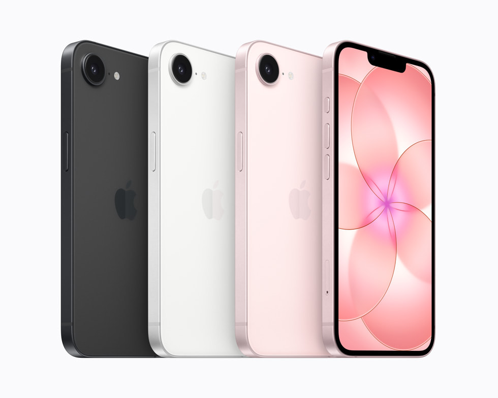 Vier iPhone 17e – eins in Schwarz, eins in Weiß und zwei in Hellrosa.