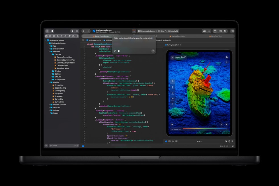 Una MacBook Pro de 14 pulgadas con M6 muestra la compilación de líneas de código en Xcode.