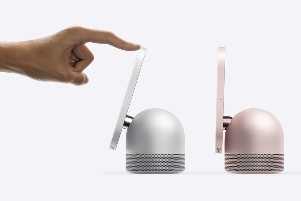 A person touches the screen of HomeView and moves the hinge.
