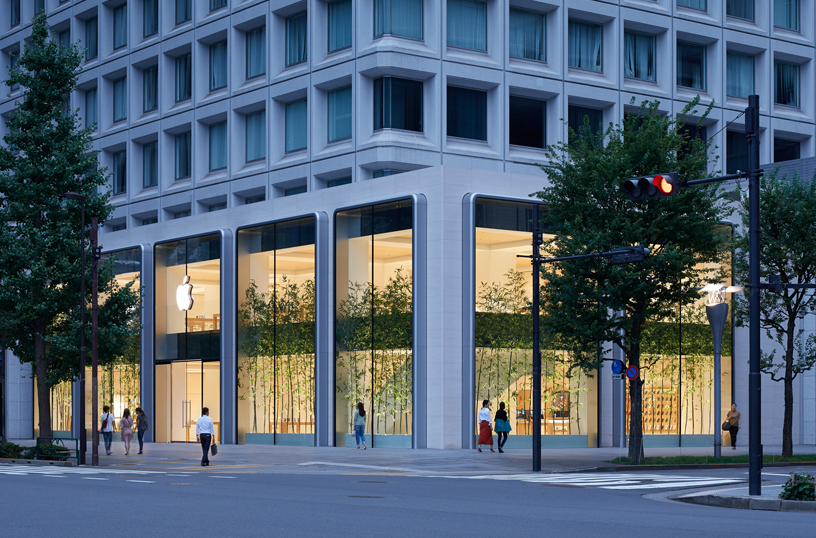 Exterior of Apple Marunouchi.