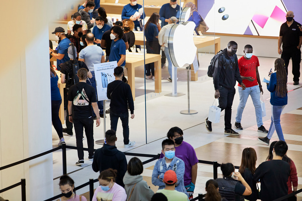 A line of customers outside of Apple Bay Plaza.