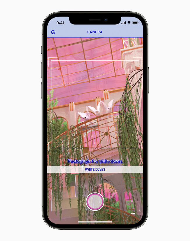 “HoloVista” gameplay displayed on iPhone 12 Pro.