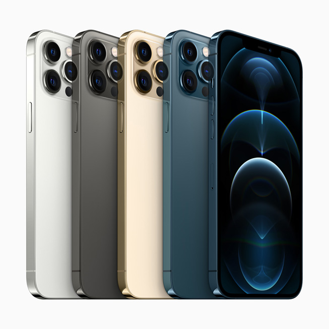 Cinco modelos de iPhone 12 Pro Max mostrando los colores disponibles, el sistema de cámaras Pro y la pantalla Super Retina XDR de borde a borde.