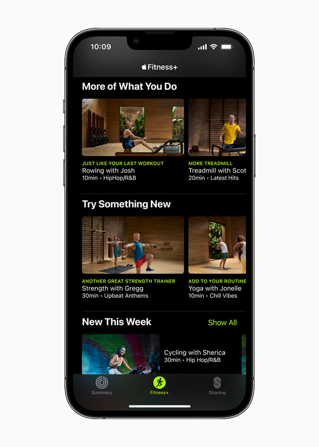 Apple Fitness+ mostrado no iPhone 13 Pro.