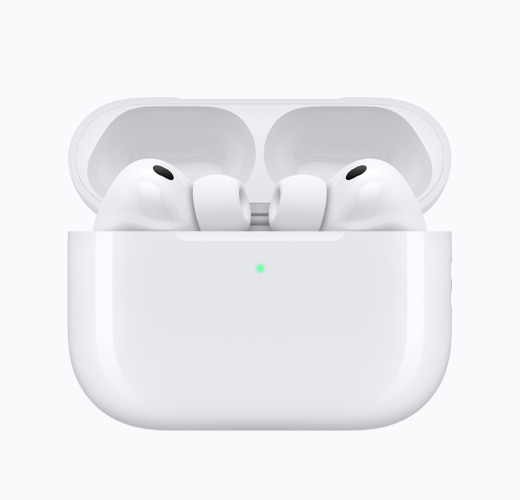 AirPods 4 เก็บอยู่ในเคสชาร์จสีขาวที่เปิดอยู่
