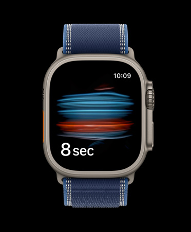 Apple Watch Ultra 3, titanium case, natural color, blood oxygen test in the Health app, Trail Loop, blue/bright blue color