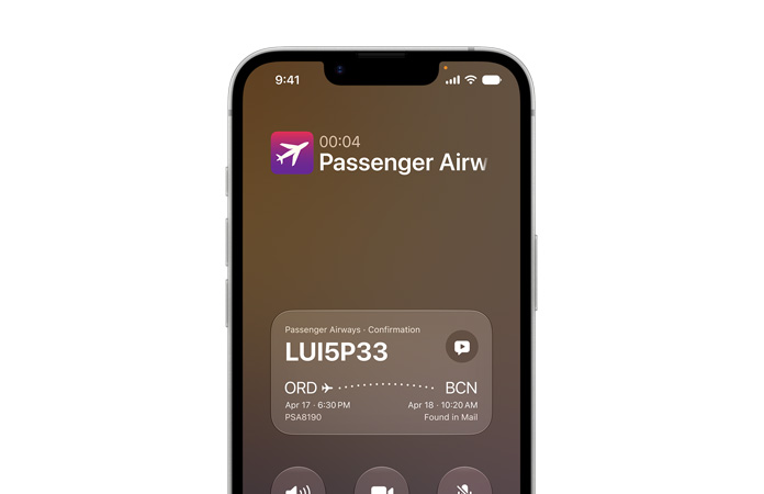 iPhone 17e, el boleto de avión aparece automáticamente en la parte inferior de la pantalla durante una llamada en curso con la aerolínea